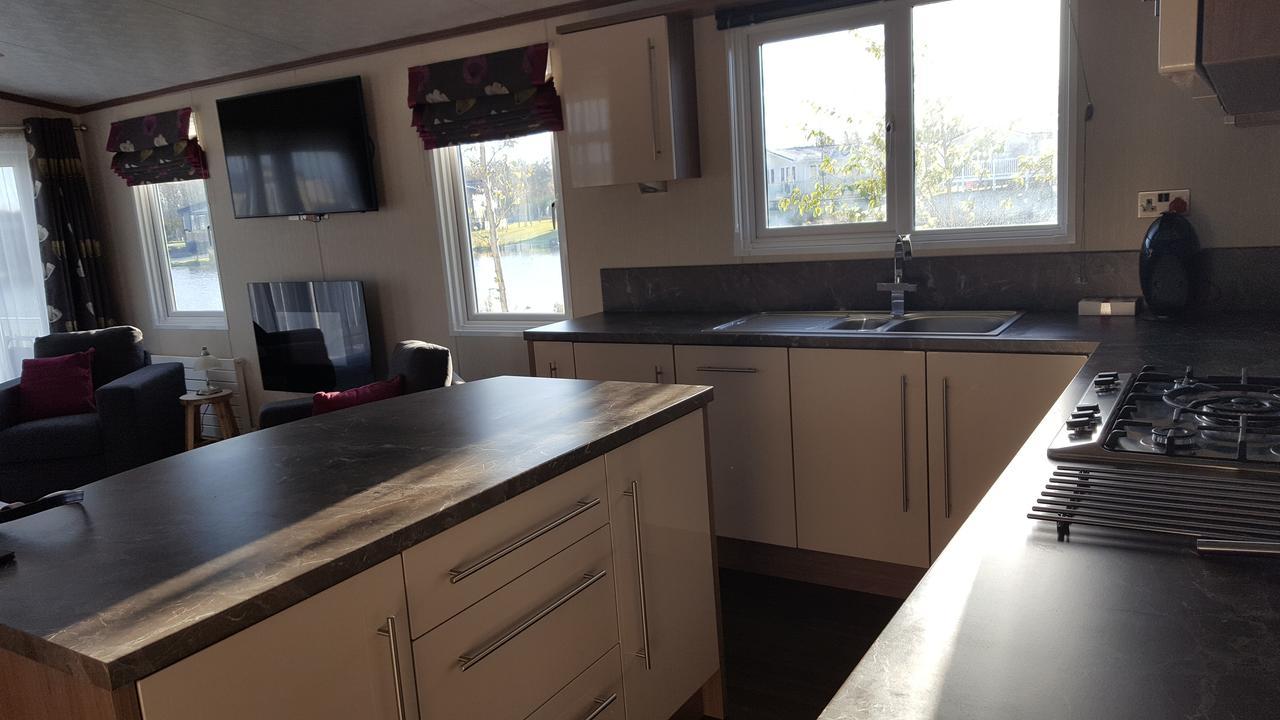 Luxury Lodge At Haggerston Castle Beal Экстерьер фото